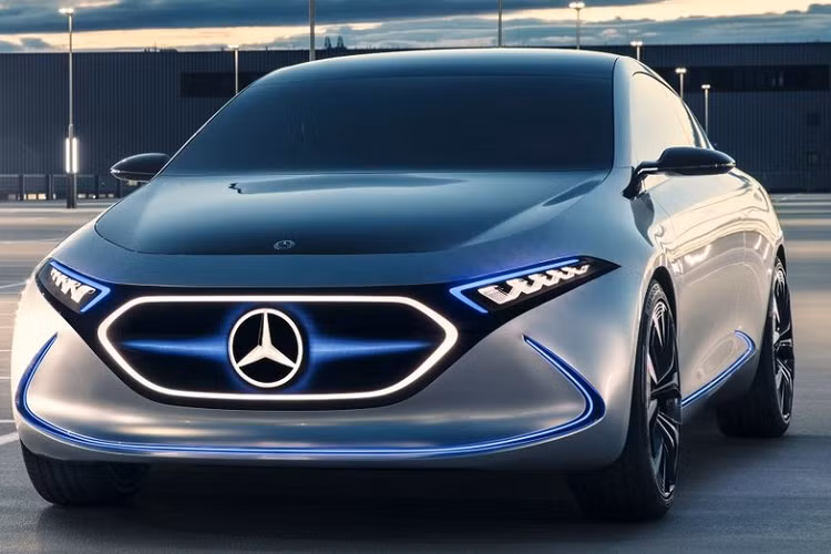 Những phiên bản EQA với hiệu năng động cơ cao hơn (trên 268 mã lực) và hệ dẫn động AWD sẽ lần lượt trình làng sau đó.