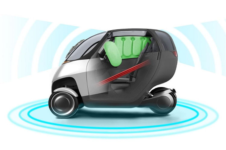 Nimbus Halo sẽ được làm bằng thép cường độ cao và hợp kim nhôm với thân vỏ nhựa nhiệt dẻo để vừa nhẹ vừa an toàn. Chiếc xe trông nhỏ bé là thế, song nhà sản xuất nói rằng người dùng cũng sẽ có khoảng trống để chứa đồ tạp hóa. Xe có chiều dài 2,3 mét và chiều rộng 0,81 mét, không lớn hơn môtô là bao nhưng cung cấp khả năng bảo vệ tốt hơn hẳn. Đó là bởi vì Halo được trang bị túi khí phía trước và hai bên cửa sổ, phanh ABS, cũng như các hệ thống an toàn chủ động như cảnh báo rời làn đường và phanh khẩn cấp tự động.