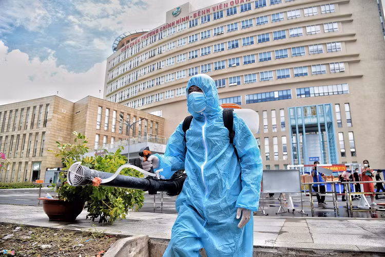 Phong kham 'tien phuong' ngan F0 xam nhap benh vien o TP.HCM-Hinh-2