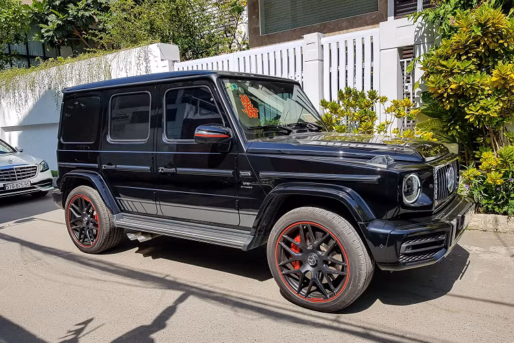 Tại Đức – cái nôi của ngành ôtô thế giới, 83% số người khảo sát cho rằng màu sắc có ảnh hưởng đến quyết định mua xe của họ. Trong đó, màu đen chiếm cảm tình nhất với tỷ lệ 32%, trong khi đó màu xanh dương đứng thứ 2 với 16%.