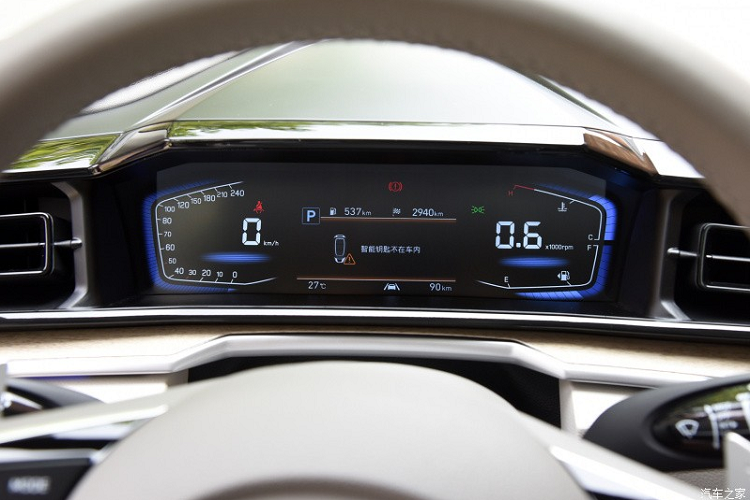 Khi mua mẫu MPV 7 chỗ này, khách hàng Trung Quốc có thể chọn 1 trong 2 loại động cơ. Thứ nhất là động cơ xăng 4 xi-lanh, tăng áp, dung tích 1.5L, tạo ra công suất tối đa 170 mã lực và mô-men xoắn cực đại 253 Nm.