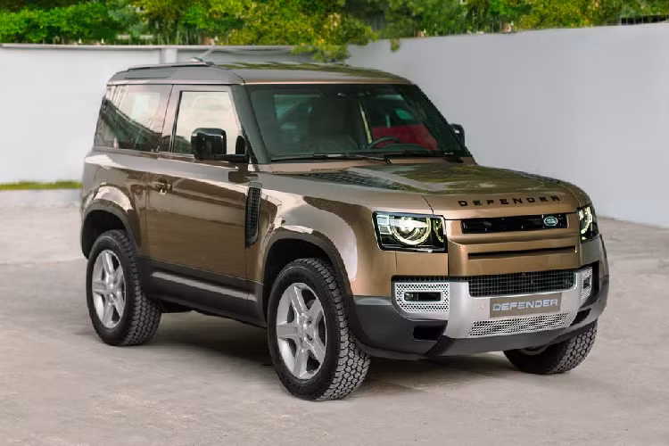  Land Rover Defender Nhắc tới những mẫu SUV đáng ao ước nhất thì không thể bỏ qua các mẫu xe đến từ gia đình Land Rover. Mẫu xe đầu tiên của thương hiệu này xuất hiện trong danh sách 10 mẫu SUV đáng mua nhất năm 2021 là Land Rover Defender, một mẫu SUV Off-road trứ danh của thương hiệu xe sang Anh Quốc. Trên phiên bản hoàn toàn mới, Land Rover Defender đã được cải tiến lại toàn bộ các chi tiết từ thiết kế, vận hành và trang bị.