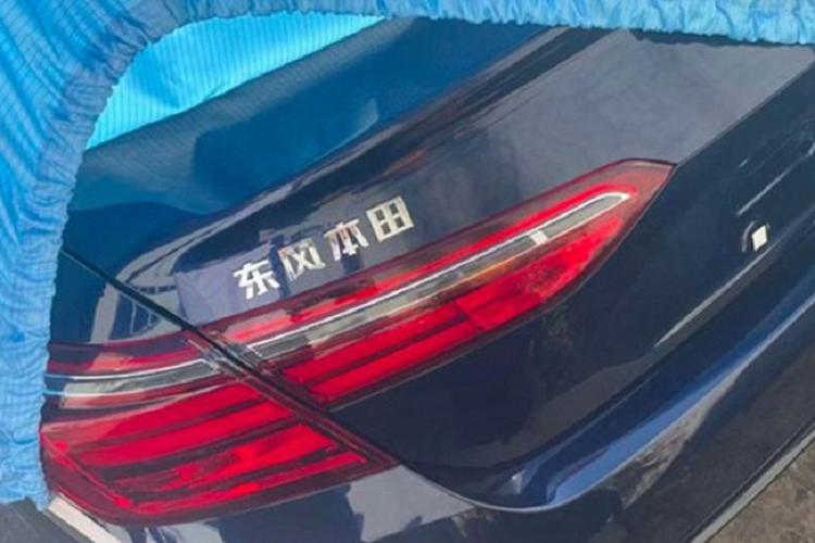 Hiện hình ảnh nội thất của Honda Inspire 2022 dành cho thị trường Trung Quốc vẫn chưa được hé lộ. Dự đoán, mẫu xe này sẽ được trang bị nội thất giống với Honda Accord 2022. Bên trong xe sẽ có màn hình thông tin giải trí cỡ lớn, nằm độc lập trên mặt táp-lô. Những nút bấm cơ học xung quanh màn hình đã bị loại bỏ.