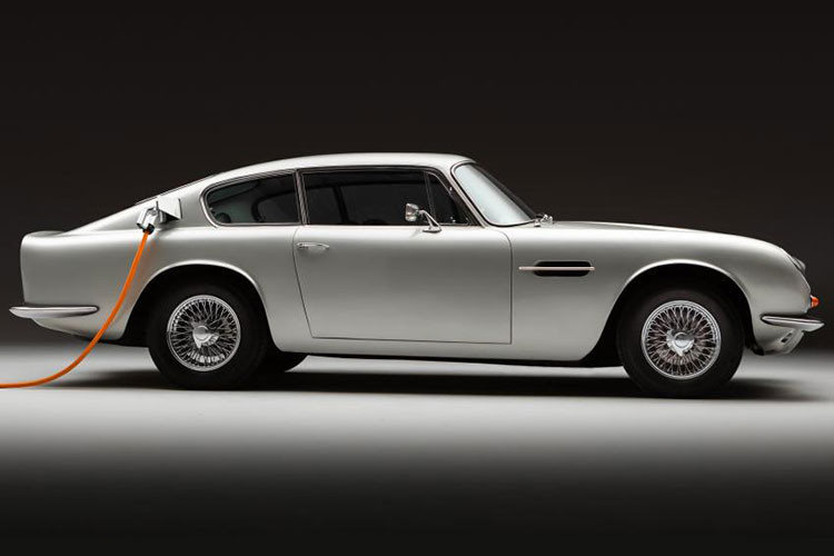 Tất nhiên, chi phí cho một chiếc xe cổ điển danh tiếng chuyển sang chạy điện như thế này là không rẻ. Đối với Aston Martin DB6 điện hóa, Lunaz nói rằng nó có giá trên 1 triệu USD/chiếc và việc giao hàng sẽ bắt đầu vào quý 3 năm 2023.