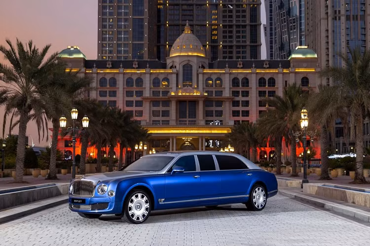 Vào năm 2015, hãng xe sang Anh quốc đã đưa 5 chiếc Bentley Mulsanne Grand Limousine siêu độc và siêu đắt đến Các tiểu vương quốc Ả-Rập Thống Nhất (UAE). Tuy nhiên, có vẻ như Mulsanne Grand Limousine do bộ phận Mulliner tạo ra lại không lọt vào mắt xanh của bất kỳ đại gia Trung Đông nào trong suốt 6 năm qua. Điều này khiến Bentley phải mở rộng đối tượng khách hàng cho 5 chiếc xe limousine sang trọng này.