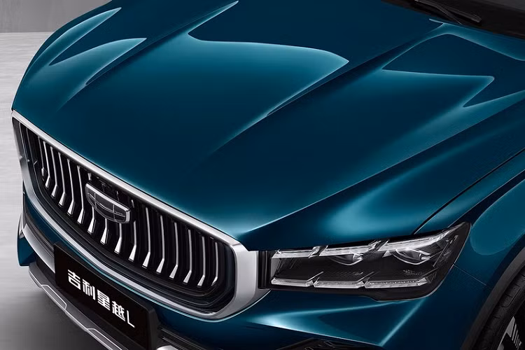 Với hệ truyền động kể trên, Geely Xingyue L 2021 có thể tăng tốc từ 0-100 km/h trong thời gian 7,7 giây và tiêu thụ lượng xăng trung bình chỉ 7,8 lít/100 km.