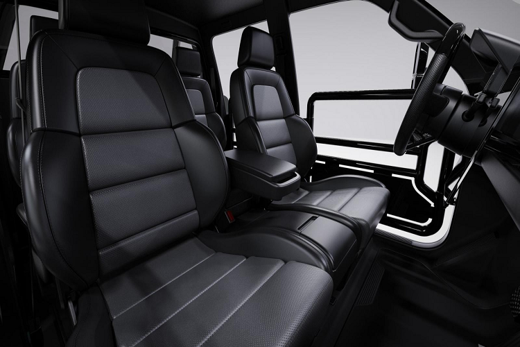 Alpha Motor tiết lộ rằng, giá xe SuperWolf chạy điện sẽ nằm trong khoảng 48.000 - 56.000 USD, tương đương 1,1 - 1,3 tỷ đồng. Có thể mức giá xe sẽ tùy thuộc nhiều vào trang bị pin và trang bị thêm do khách lựa chọn.