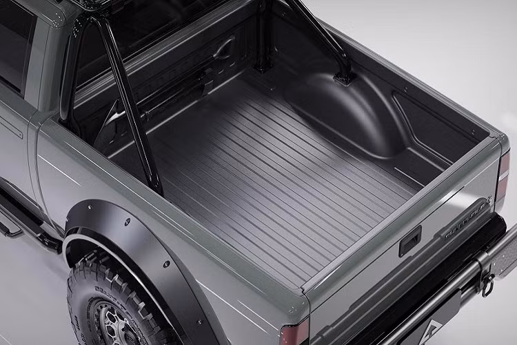 Hãng xe Mỹ cho biết chiếc SuperWolf có khả năng tăng tốc từ 0 - 96 km/h trong 6,5 giây và khả năng kéo hàng nặng 3.050 tấn.