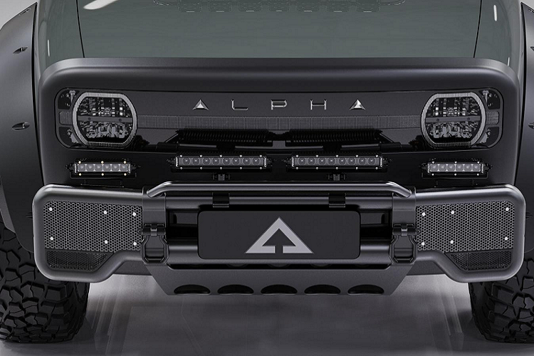 Nội thất của mẫu xe bán tải Alpha SuperWolf khá đơn giản với 4 chỗ ngồi, các thông tin khác về trang bị nội thất không được hãng xe Mỹ công bố.