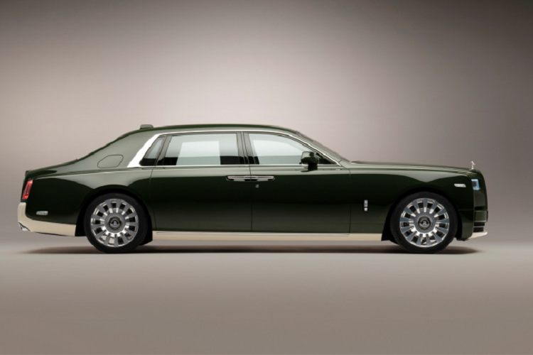 Giá bán cho vị tỷ phú Nhật Bản không được tiết lộ. Nhưng dễ dàng đoán chiếc xe sẽ không có giá dưới 1 triệu USD.