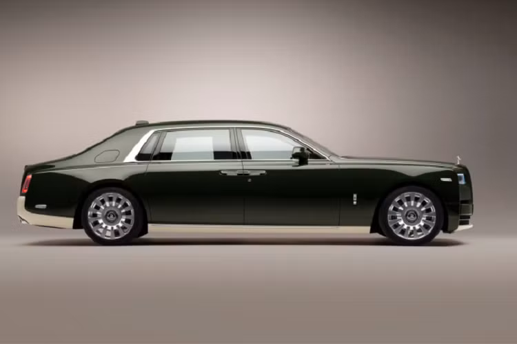 Giá bán cho vị tỷ phú Nhật Bản không được tiết lộ. Nhưng dễ dàng đoán chiếc xe sẽ không có giá dưới 1 triệu USD.