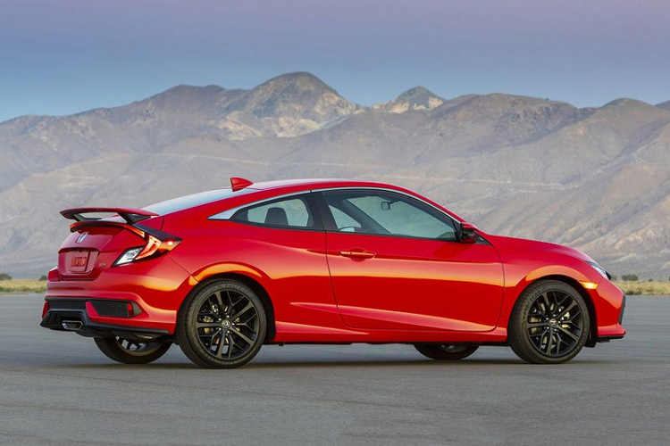 Về diện mạo, Honda Civic Si thế hệ mới cũng sẽ được "lột xác" về thiết kế giống như Civic Sedan mới nhất, đồng thời sở hữu một số điểm nhấn khác biệt, tạo dấu ấn đặc trưng riêng của phiên bản Civic Si.