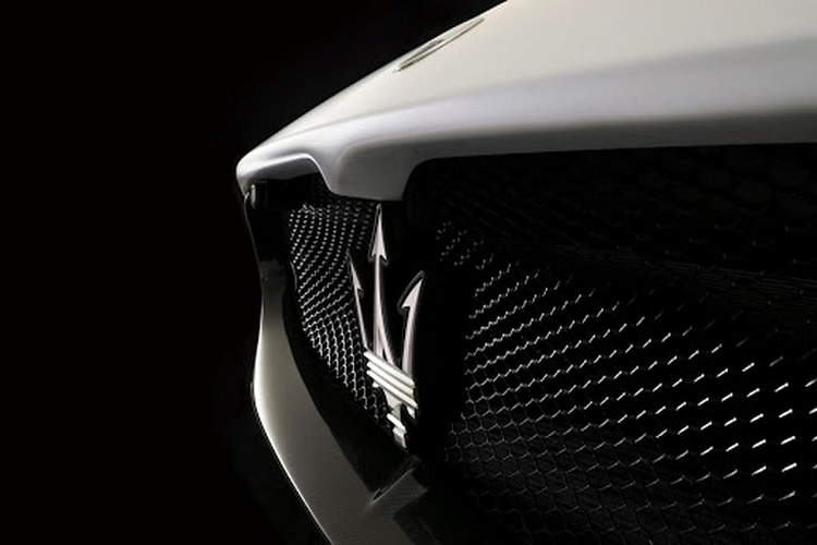 Để có thể thu hút các khách hàng chơi xe, siêu xe Maserati MC20 đầu tiên xuất hiện tại Việt Nam được trang bị khối động cơ xăng V6, tăng áp kép, dung tích 3.0 lít, sản sinh ra công suất tối đa 621 mã lực tại tua máy 7.500 vòng/phút và mô-men xoắn cực đại 730 Nm tại tua máy 3.000 vòng/phút.