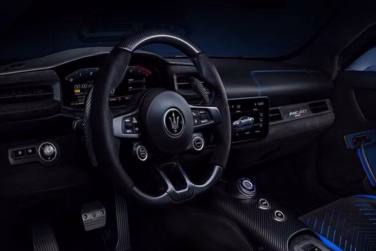 Thông tin chúng tôi có được, ước tính sẽ có thêm 2 chiếc xe Maserati MC20 khác về nước trong năm sau, trước Tết Nguyên đán và nhiều khả năng sẽ có 1 xe mang màu trắng. Xe còn lại có thể là đen hoặc xanh dương. Riêng xe Maserati MC20 chính hãng chưa rõ khi nào có mặt tại Việt Nam.