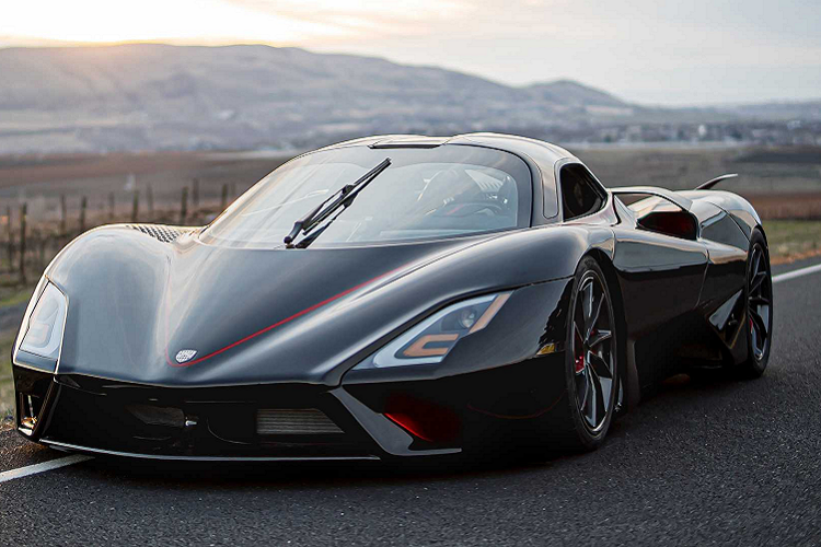 4. SSC Tuatara (2,6 giây): Với động cơ V8 5.9L tăng áp mạnh 1.750 mã lực, SSC Tuatara là chiếc siêu xe thương mại nhanh nhất hiện nay với khả năng tăng tốc 0-100 km/h trong 2,6 giây, tốc độ cực đại 532,93 km/h. Xe được trang bị hộp số tay 7 cấp. Chỉ có 100 chiếc SSC Tuatara được sản xuất trên toàn thế giới.