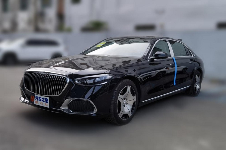 Dòng xe siêu sang Mercedes-Maybach S-Class thế hệ mới đã lần đầu tiên trình làng tại thị trường Trung Quốc nói riêng và thế giới nói chung vào hồi tháng 11 năm ngoái. Tuy nhiên, mãi đến nay, cánh săn ảnh mới bắt gặp phiên bản rẻ nhất của dòng xe này tại thị trường Trung Quốc, đó là Mercedes-Maybach S480 2021.