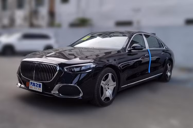 Dòng xe siêu sang Mercedes-Maybach S-Class thế hệ mới đã lần đầu tiên trình làng tại thị trường Trung Quốc nói riêng và thế giới nói chung vào hồi tháng 11 năm ngoái. Tuy nhiên, mãi đến nay, cánh săn ảnh mới bắt gặp phiên bản rẻ nhất của dòng xe này tại thị trường Trung Quốc, đó là Mercedes-Maybach S480 2021.