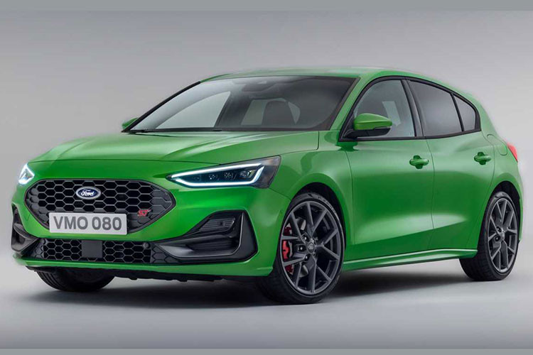 Mới đây Ford đã cho ra mắt phiên bản 2022 của mẫu hatchback Focus, ngay sau khi trình làng bản nâng cấp cho Fiesta vào tháng trước. Những cải tiến rõ rệt nhất của Ford Focus 2022 mới nằm ở phần đầu xe. Tương tự như Fiesta, logo của Ford đã được chuyển từ nắp ca-pô của Focus xuống lưới tản nhiệt mở rộng.