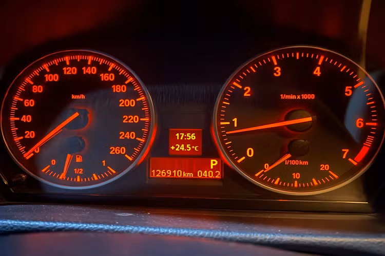 Trên thực tế, các mẫu xe sang thường khó tránh khỏi việc bị rớt giá sau thời gian sử dụng khoảng 5 – 10 năm, vì chi phí sửa chữa thay thế phụ tùng cao.