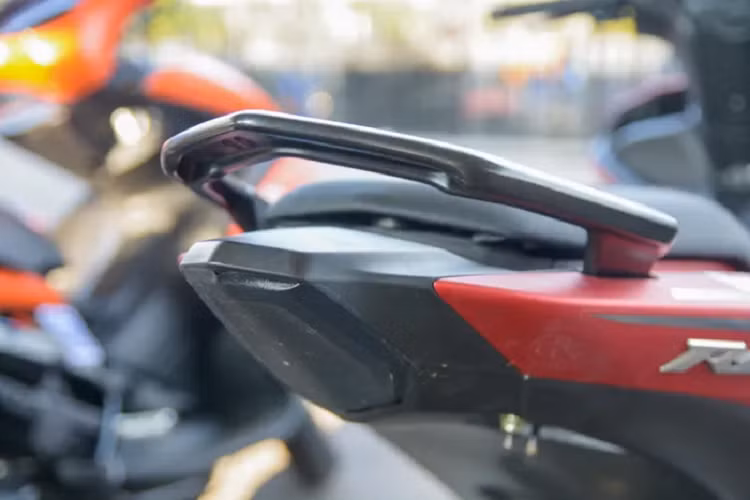 Tại giải đua của Yamaha Việt Nam, mỗi phương tiện thi đấu đều được gắn thêm hệ thống chip bấm giờ. Hệ thống này tự động tính thời gian chạy một vòng đường đua cũng như khoảng cách giữa các xe với nhau.