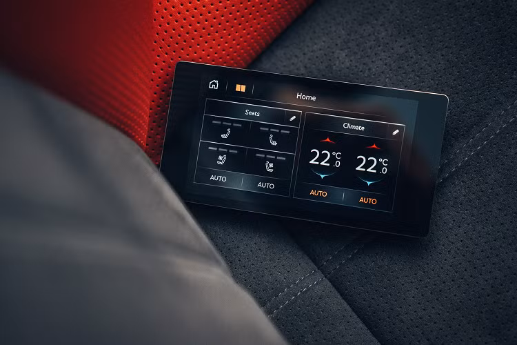 Bên cạnh các trang bị tiện nghi quen thuộc, Bentley cung cấp thêm tùy chọn số ghế ngồi cho Bentayga S, bao gồm 4, 5 hoặc 7 chỗ để đáp ứng đa dạng cho nhu cầu sử dụng của khách hàng.