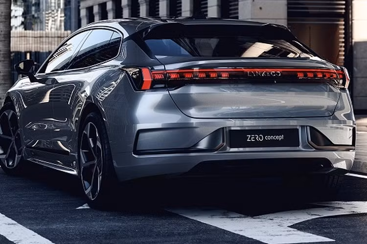 Thực chất, mẫu xe điện Lynk &amp; Co Zero Concept đã được giới thiệu hồi tháng 9 năm ngoái. Ở thời điểm đó, Lynk &amp; Co chỉ cung cấp hình ảnh bên ngoài, nội thất của mẫu xe điện này không được tiết lộ nhiều.