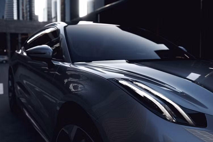 Cung cấp sức mạnh cho Zero Concept là một động cơ điện có công suất 536 mã lực. Đi kèm hệ dẫn động 4 bánh, xe có thể tăng tốc 0-100 km/h trong dưới 4 giây. Zero Concept có phạm vi hoạt động tối đa lên đến 700 km. Theo công bố của Lynk &amp; Co, gói pin của Zero Concept có tuổi thọ lên đến hơn 2 triệu km và hầu như không bị ảnh hưởng trong 200.000 km đầu tiên.