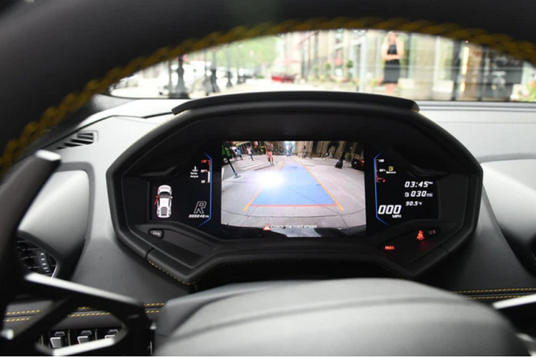 Như vậy, sau khi đã trải nghiệm hơn 18 chiếc xe Lamborghini Huracan thế hệ đầu tiên như bản LP610-4 hay LP580-2, các đại gia Việt đã chọn chơi bản nâng cấp Lamborghini Huracan EVO. Sự có mặt của Lamborghini Huracan EVO cũng là mảnh ghép hoàn hảo cho dòng xe Lamborghini Huracan trong nước khi sắp tới đây, chiếc xe Lamborghini Huracan STO cũng sớm có mặt tại dải đất hình chữ S.