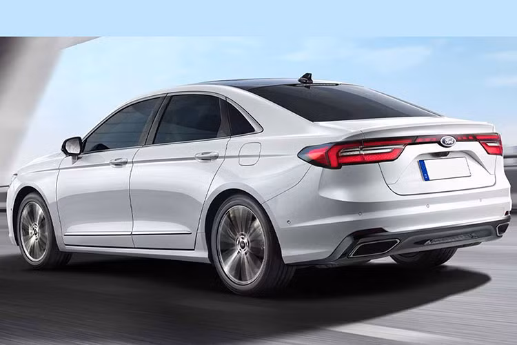 Riêng với động cơ xăng tăng áp 2.0L, Mondeo cho ra công suất tối đa 234 mã lực và momen xoắn cực đại 376 Nm, tương tự như trên Evos. Cả hai phiên bản động cơ đều đi kèm hộp số tự động 8 cấp. Khoang nội thất của Ford Mondeo 2022 vẫn được giữ kín, nhưng nó được mong đợi sẽ có một vài điểm chung với Evos.