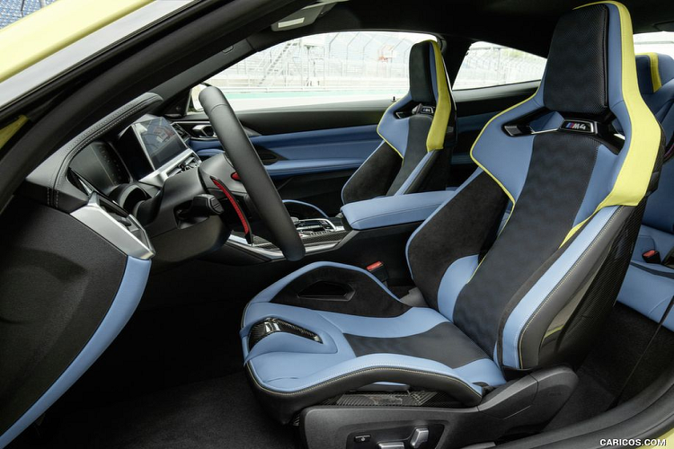 Điểm khác biệt lớn nhất giữa BMW M4 so với 4-Series nằm ở trang bị động cơ mạnh mẽ hơn. 