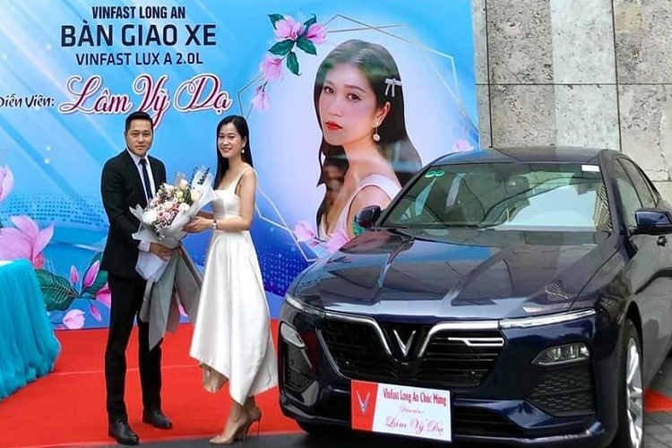 Lam Vy Da tau VinFast Lux A2.0 hon 1 ty dong-Hinh-3