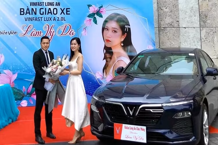 Lam Vy Da tau VinFast Lux A2.0 hon 1 ty dong-Hinh-3