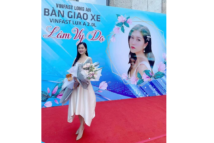 Lam Vy Da tau VinFast Lux A2.0 hon 1 ty dong-Hinh-2