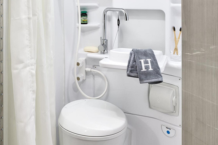 Giá xe Mercedes-Benz Sprinter Sanctuary có 2 phiên bản với mức bán khoảng 150.000 USD. Cụ thể, mức giá 148.680 USD cho phiên bản giường gấp và 151.060 USD cho bản có giường cố định. Cả 2 phiên bản đều có sẵn các trang bị tiện nghi như bếp gas, tủ lạnh, bồn rửa, lò vi sóng...