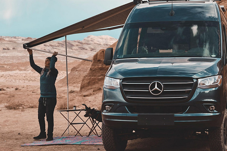 Sanctuary được thiết kế dựa trên mẫu xe van Mercedes-Benz Sprinter 2500 4x4. Không chỉ được nâng cấp không gian nội thất, Thor Motor Coach còn nâng cấp nhiều trang bị bên ngoài.