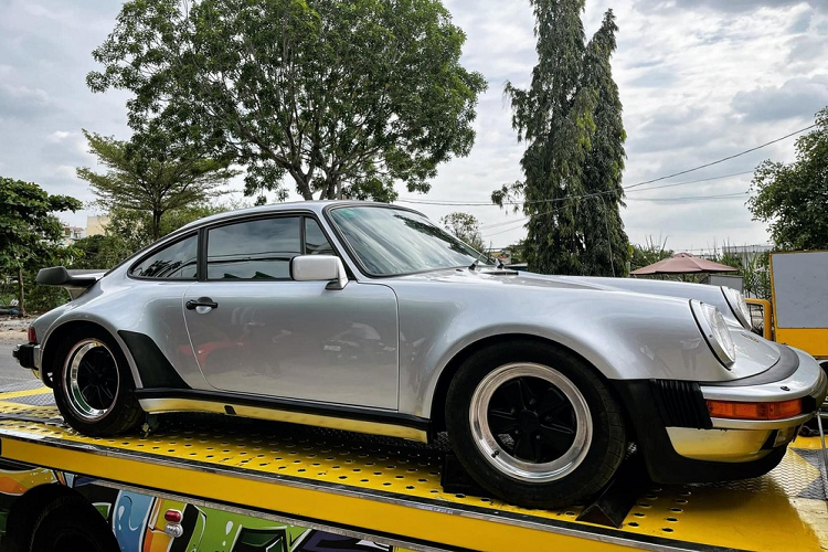 Porsche 930 Turbo nhập khẩu Mỹ mất thời gian 4,6 giây để tăng tốc từ vị trí xuất phát lên 100 km/h. Tốc độ tối đa ghi nhận được của mẫu xe này là 250 km/h. Trong khi đó, nếu Porsche 930 Turbo được sinh ra tại thị trường châu Âu sẽ có tốc độ tối đa lên đến 278 km/h.