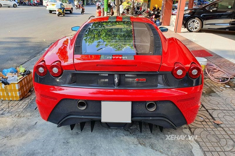 Xe được trang bị động cơ V8 4.3L sản sinh công suất tới 503 mã lực và mô-men xoắn cực đại 470 Nm, giúp xe có thể tăng tốc từ 0 - 100 km/h trước khi cán vận tốc tối đa 319 km/h.