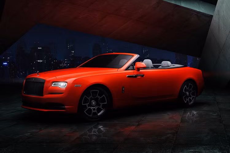 Phiên bản "Neon Nights" Colour Trilogy được áp dụng giới hạn trên 3 mẫu xe gồm Dawn, Wraith, Cullinan. Trong đó, mỗi màu sắc chỉ có mặt trên đúng 4 chiếc.