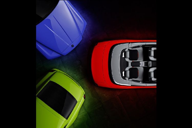  4. "Neon Nights" Colour Trilogy Cũng được lấy cảm hứng chế tác từ thiên nhiên nhưng phiên bản "Neon Nights" Colour Trilogy lại mang đặc trưng về màu sắc tươi mới hơn. Các gam màu được hãng xe Anh Quốc lựa chọn trên phiên bản đặc biệt này gồm màu xanh lá Lime Rock Green phỏng theo loài ếch cây bụng trắng ở Úc, màu đỏ Eagle Rock Red phỏng theo những bông hoa của cây 'Ōhi'a lehua ở Hawaii và màu xanh Mirabeau Blue phỏng theo loài bướm Rhetus periander ở Nam Mỹ.