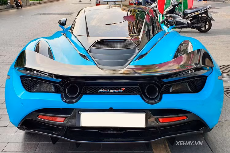 Không chỉ khung gầm mà cả phần cứng và phần mềm thuộc hệ thống treo của McLaren 720s cũng rất đặc biệt. McLaren gọi hệ thống treo này là Proactive Chassis Control II. Hệ thống này là 1 bước tiến lớn so với Proactive Chassis Control thế hệ đầu tiên. Đây là thành quả sau 5 năm hợp tác giữa các kỹ sư McLaren và trường đại học Cambridge.