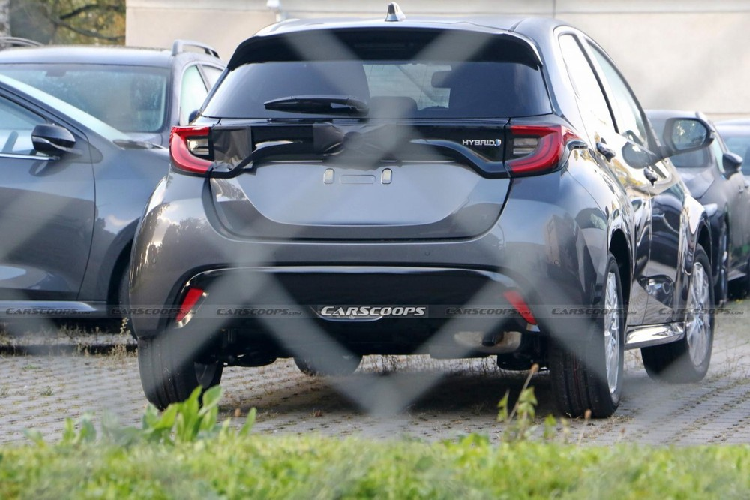 Nhiều khả năng Mazda2 2023 sẽ chính thức ra mắt thị trường châu Âu vào năm sau. Ban đầu, xe sẽ được bán song song với Mazda2 cũ. Dự kiến, Mazda2 2023 sẽ được lắp ráp tại nhà máy của Toyota ở Valenciennes thuộc miền Bắc nước Pháp, cùng với Yaris Hybrid.