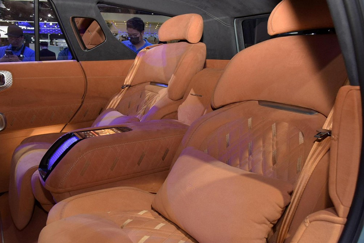 Tuy nhiên điểm hấp dẫn nhất của Tank 700 không phải là ở thành phần ngoại thất và nội thất, mà là ở hệ thống truyền động, Dựa theo các báo cáo, mẫu xe mới này có trang bị động cơ tăng áp V6 dung tích 3.0 lít mới nhất được phát triển bởi Great Wall Motors.