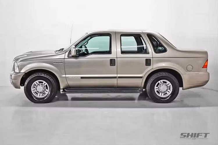 Ngoài ra, Việc xử lý chuyển đổi cũng không dành riêng cho các mẫu Ford F-Series. Các hình ảnh tờ rơi và quảng cáo cũ cho thấy rằng Tropical Cabines cũng đã chế tạo một số chiếc sedan dựa trên xe Chevrolet, và thậm chí một số mẫu Dodge. Tuy nhiên, công việc chế tạo những chiếc xe này theo đơn đặt hàng hẳn là không đủ để Tropical Cabines tồn tại một cách dư giả, vì vào năm 2015, công ty được cho là đã rút lại các tùy chọn Tropiclassic chỉ còn một mẫu xe duy nhất.