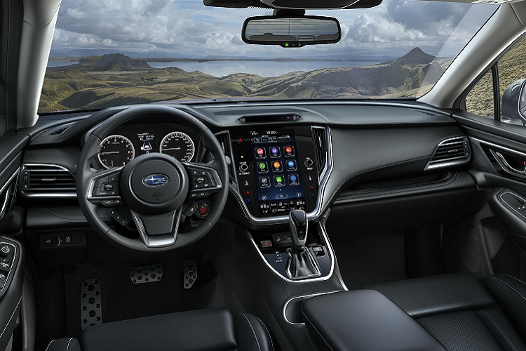 Đáng chú ý, mẫu xe wagon Subaru Outback 2021 còn được trang bị chế độ lái X-Mode mới phù hợp với địa hình off-road. Khoảng sáng gầm xe của Subaru Outback mới được gia tăng, đạt 213mm, giúp người lái tự tin di chuyển trên những đoạn đường gồ ghề.