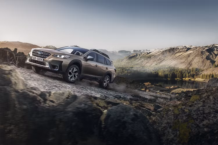 Động cơ 2.5L có các bộ phận được thiết kế lại 90%, trong khi hộp số CVT có tỷ số truyền mở rộng tương đương với hộp số tự động tám cấp. Subaru vẫn chưa công bố về hiệu suất chi tiết của động cơ nhưng phiên bản động cơ tương tự tại thị trường Mỹ sản sinh công suất tối đa 182 mã lực và mô-men xoắn cực đại 238 Nm. Hệ dẫn động AWD cũng có hệ thống vectơ mô-men xoắn tiêu chuẩn giúp xe xử lý tốt hơn và bám đường hơn.