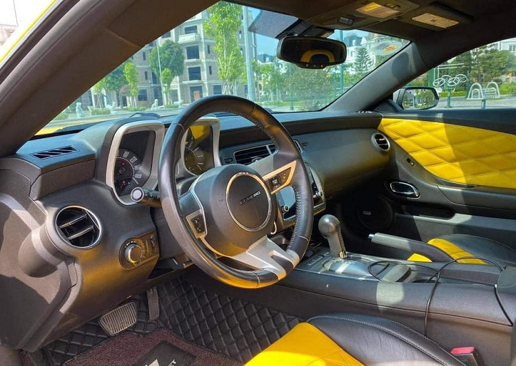 Chevrolet Camaro hon 1,3 ty tai Viet Nam bi dan mang 