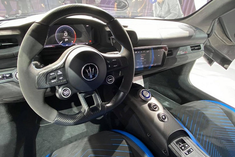 Giá xe Maserati MC20 sẽ có giá bán ra tại Thái Lan là 21,5 triệu Baht, tương đương 16 tỷ đồng. Trong khi đó, một số thông tin khác cho rằng, đại lý Maserati Việt Nam có đánh tiếng chào bán siêu xe hoàn toàn mới Maserati MC20 với mức giá dao động từ 18 đến 22 tỷ đồng.