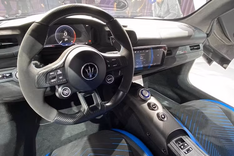 Giá xe Maserati MC20 sẽ có giá bán ra tại Thái Lan là 21,5 triệu Baht, tương đương 16 tỷ đồng. Trong khi đó, một số thông tin khác cho rằng, đại lý Maserati Việt Nam có đánh tiếng chào bán siêu xe hoàn toàn mới Maserati MC20 với mức giá dao động từ 18 đến 22 tỷ đồng.