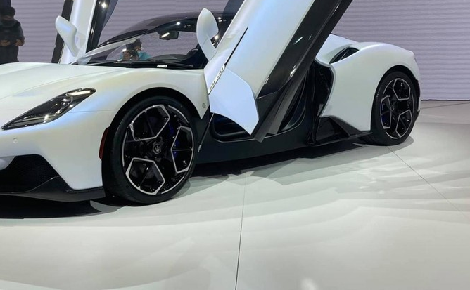 Được biết, Thái Lan chính là đất nước Asean đầu tiên được giới thiệu siêu xe Maserati MC20 hoàn toàn mới của hãng xe Ý. Hiện không rõ đại lý Maserati Việt Nam có lên kế hoạch đưa MC20 về nước phục vụ các đại gia hay không. Siêu xe Maserati MC20 sẽ có buổi ra mắt chính thức với khách tham quan tại triển lãm ô tô quốc tế Bangkok lần thứ 42 diễn ra từ ngày 24/3 đến ngày 4/4 tại Challenger, Impact Muang Thong Thani, một khu phức hợp ở ngoại ô Bangkok, Thái Lan.