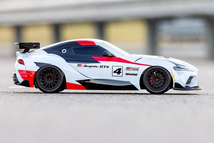Sự phức tạp, thiết kế chi tiết và các thành phần chất lượng cao của chiếc xe Toyota GR Supra GT4 RC này đồng nghĩa rằng nó không phải một món đồ chơi rẻ tiền. Theo Traxxas, giá xe Toyota GR Supra GT4 RC đồ chơi 349,99 USD/chiếc, tương đương 7,9 triệu đồng.